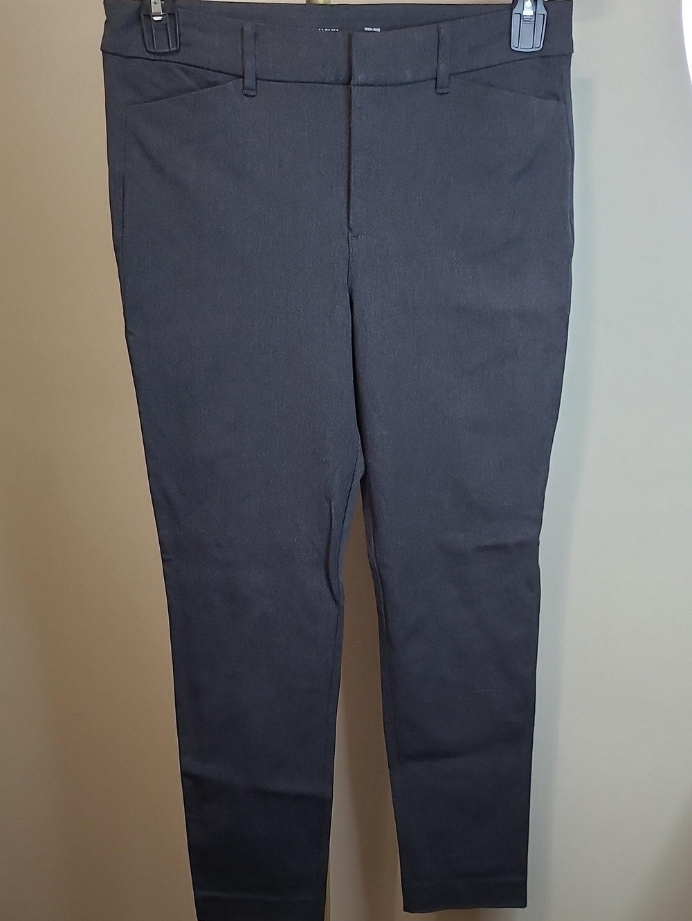 Old Navy Charcoal Grey High-Rise Pixie Never Fade Pants size 8
